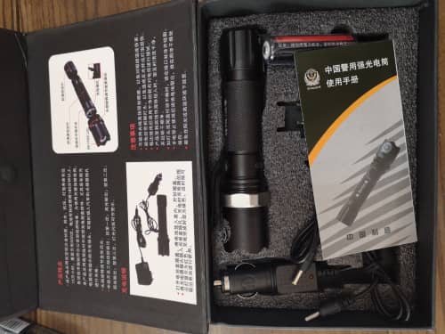 強(qiáng)光手電